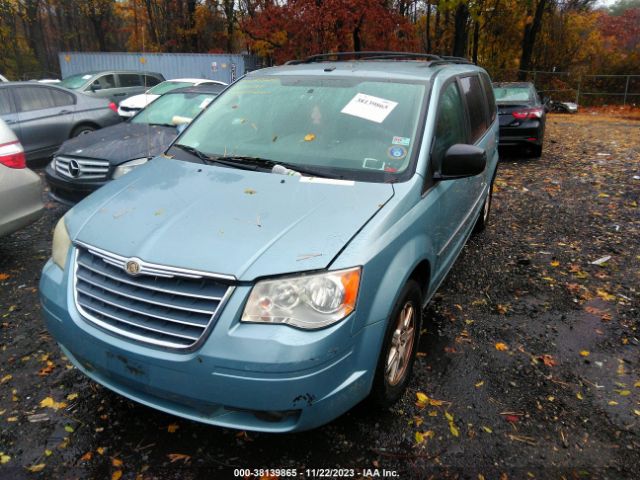 Photo 5 VIN: 2A4RR5D12AR167992 - CHRYSLER TOWN & COUNTRY 