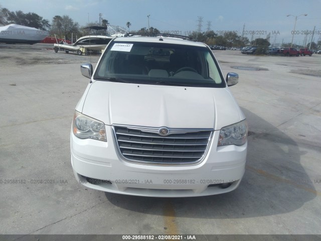 Photo 5 VIN: 2A4RR5D12AR170410 - CHRYSLER TOWN & COUNTRY 