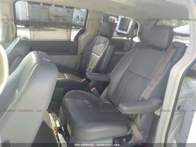 Photo 7 VIN: 2A4RR5D12AR170410 - CHRYSLER TOWN & COUNTRY 