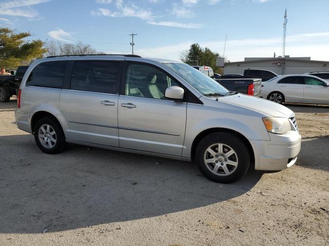 Photo 3 VIN: 2A4RR5D12AR214843 - CHRYSLER MINIVAN 