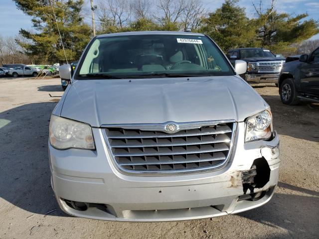 Photo 4 VIN: 2A4RR5D12AR214843 - CHRYSLER MINIVAN 