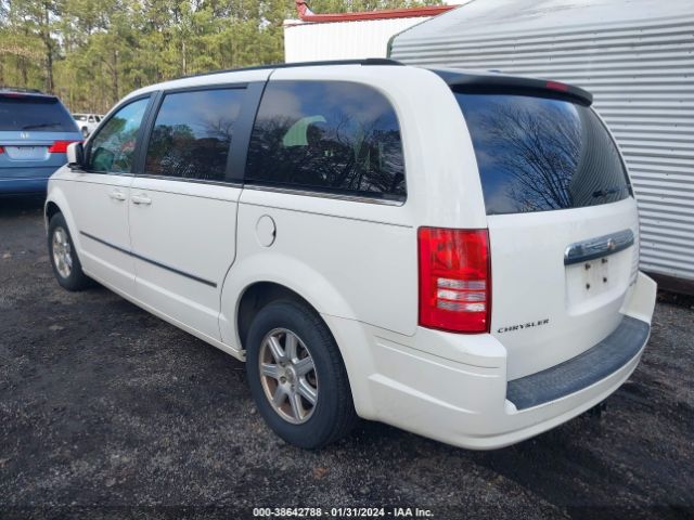 Photo 2 VIN: 2A4RR5D12AR265856 - CHRYSLER TOWN & COUNTRY 