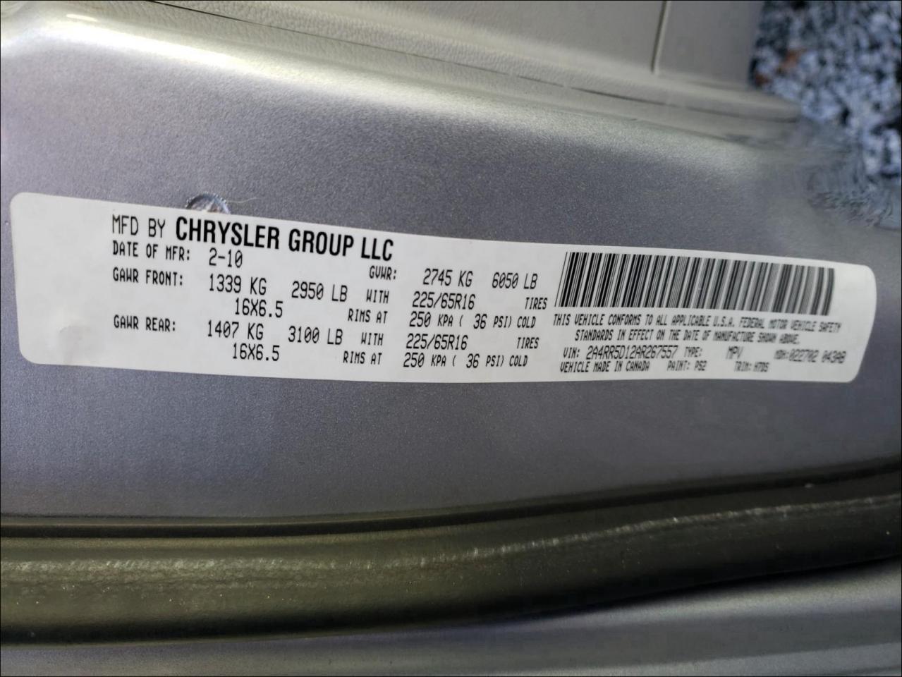 Photo 9 VIN: 2A4RR5D12AR267557 - CHRYSLER TOWN &AMP COU 