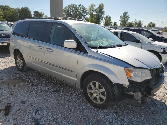 Photo 3 VIN: 2A4RR5D12AR270829 - CHRYSLER TOWN & COU 