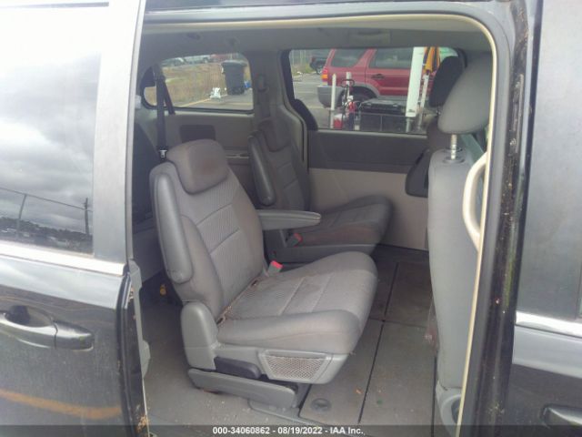 Photo 7 VIN: 2A4RR5D12AR270880 - CHRYSLER TOWN & COUNTRY 