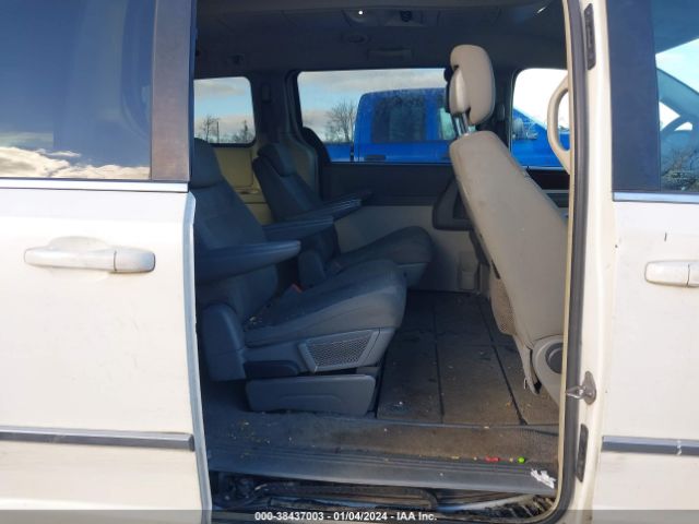 Photo 7 VIN: 2A4RR5D12AR307202 - CHRYSLER TOWN & COUNTRY 