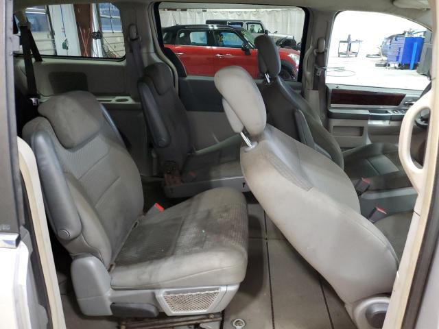 Photo 10 VIN: 2A4RR5D12AR308723 - CHRYSLER TOWN & COU 