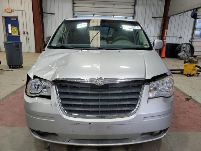 Photo 4 VIN: 2A4RR5D12AR308723 - CHRYSLER TOWN & COU 