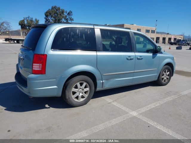 Photo 3 VIN: 2A4RR5D12AR328566 - CHRYSLER TOWN & COUNTRY 