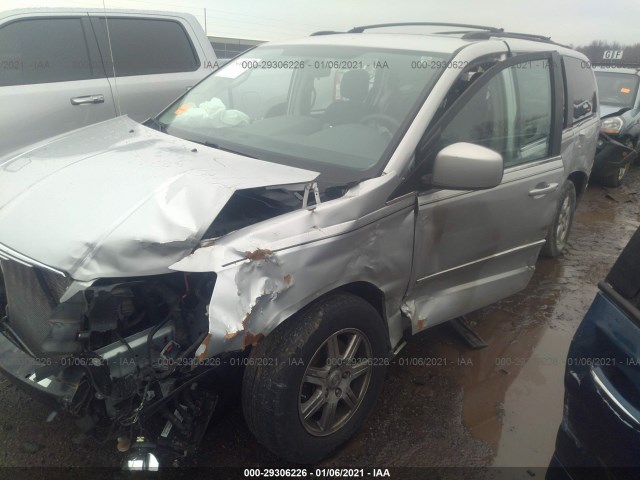 Photo 1 VIN: 2A4RR5D12AR334383 - CHRYSLER TOWN & COUNTRY 