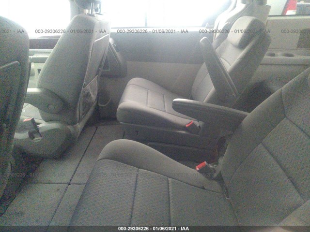 Photo 7 VIN: 2A4RR5D12AR334383 - CHRYSLER TOWN & COUNTRY 