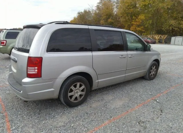 Photo 3 VIN: 2A4RR5D12AR337977 - CHRYSLER TOWN & COUNTRY 