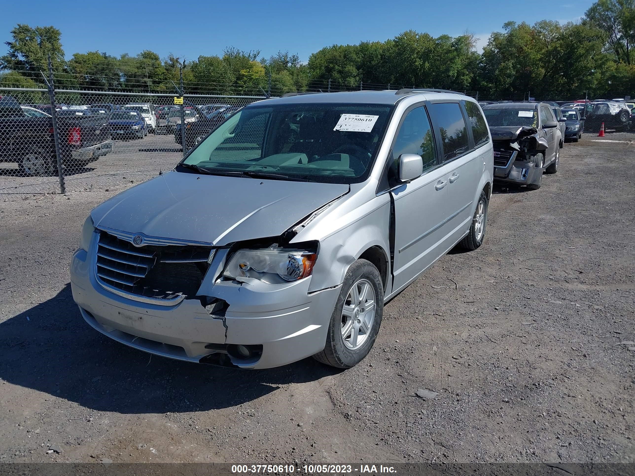 Photo 1 VIN: 2A4RR5D12AR373457 - CHRYSLER TOWN & COUNTRY 