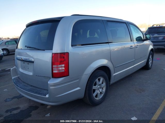 Photo 3 VIN: 2A4RR5D12AR373653 - CHRYSLER TOWN & COUNTRY 