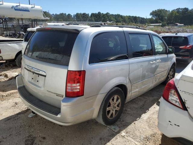 Photo 3 VIN: 2A4RR5D12AR458430 - CHRYSLER TOWN & COU 