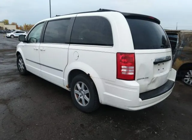 Photo 2 VIN: 2A4RR5D13AR129820 - CHRYSLER TOWN & COUNTRY 