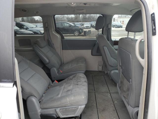 Photo 9 VIN: 2A4RR5D13AR155737 - CHRYSLER TOWN & COU 