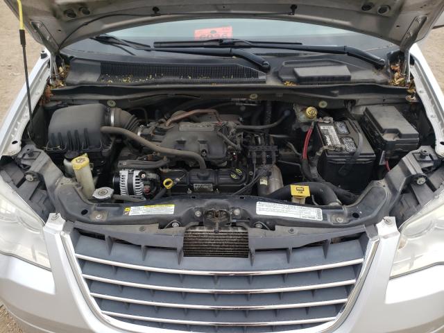 Photo 6 VIN: 2A4RR5D13AR172473 - CHRYSLER TOWN &AMP CNT 