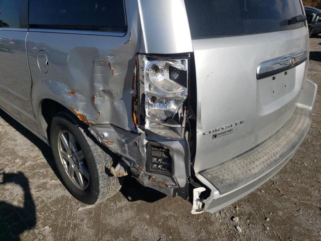 Photo 8 VIN: 2A4RR5D13AR176684 - CHRYSLER TOWN & COU 