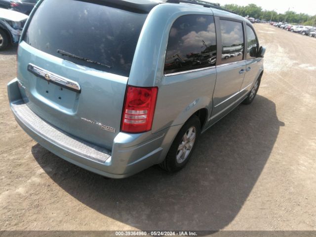 Photo 3 VIN: 2A4RR5D13AR178340 - CHRYSLER TOWN & COUNTRY 