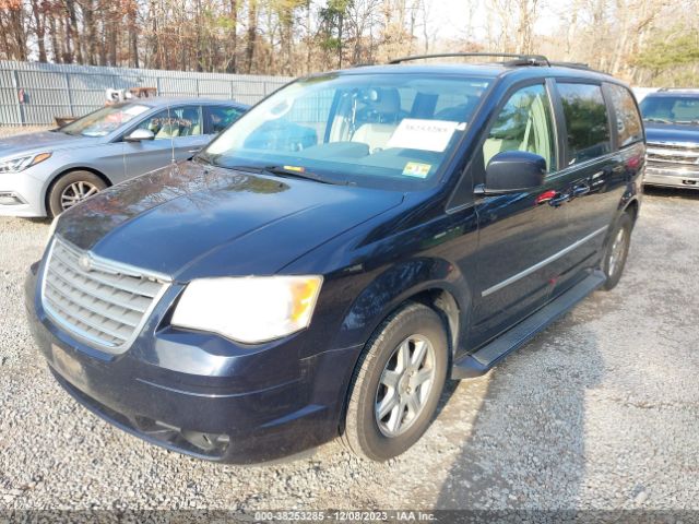 Photo 1 VIN: 2A4RR5D13AR188530 - CHRYSLER TOWN COUNTRY 