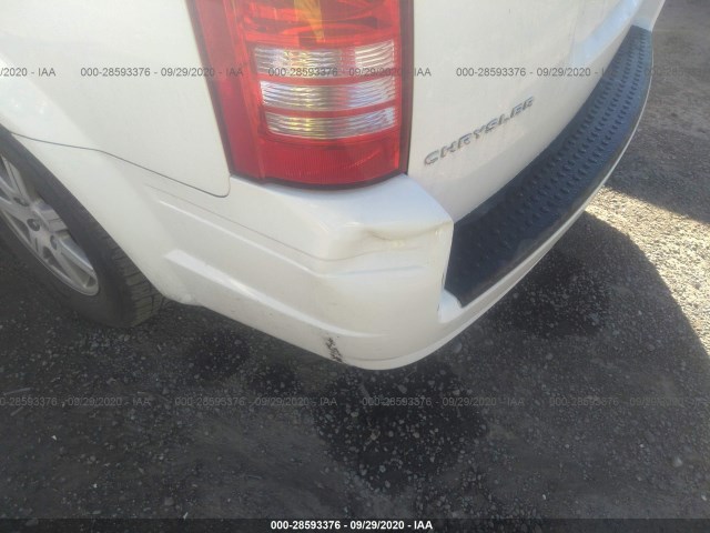 Photo 5 VIN: 2A4RR5D13AR229125 - CHRYSLER TOWN & COUNTRY 