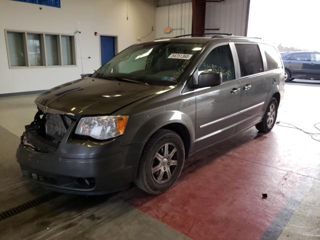 Photo 1 VIN: 2A4RR5D13AR241145 - CHRYSLER TOWN & COU 