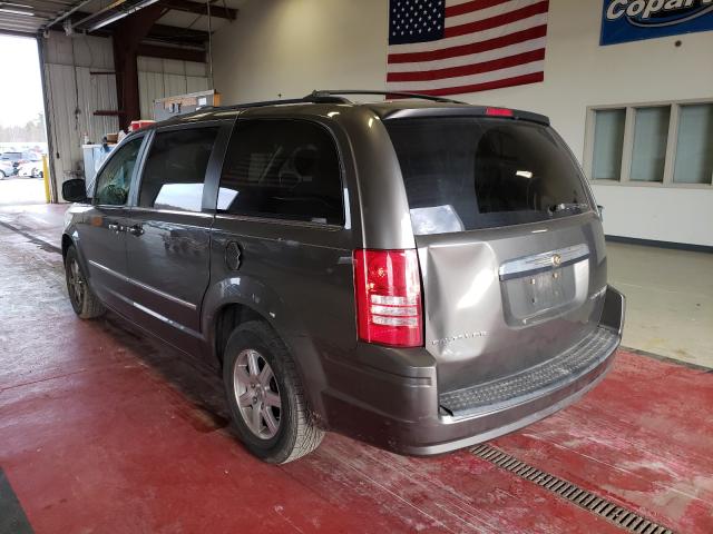 Photo 2 VIN: 2A4RR5D13AR241145 - CHRYSLER TOWN & COU 