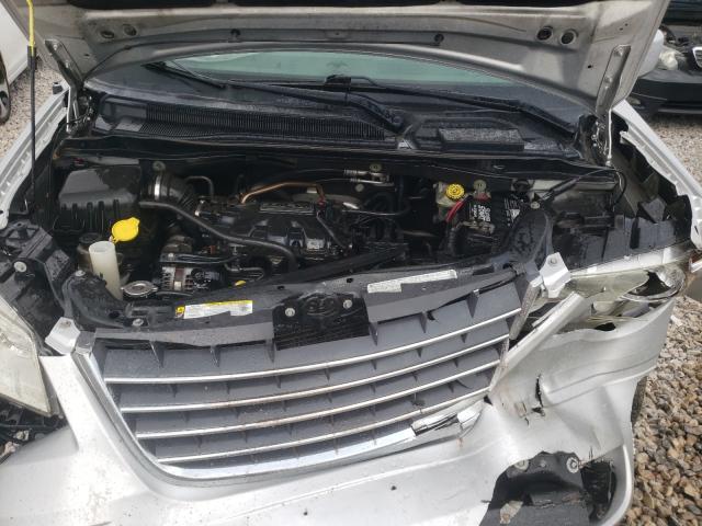 Photo 6 VIN: 2A4RR5D13AR253196 - CHRYSLER TOWN &AMP COU 