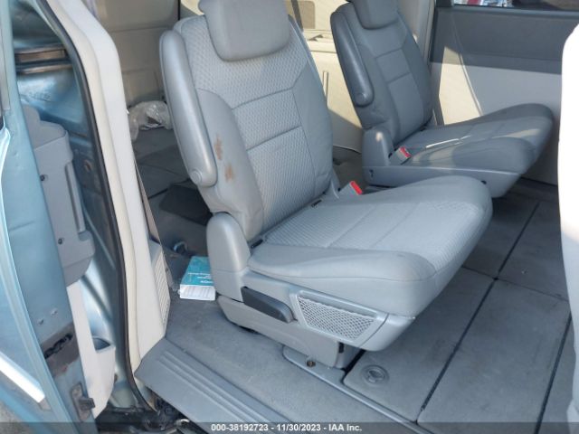 Photo 7 VIN: 2A4RR5D13AR260312 - CHRYSLER TOWN & COUNTRY 