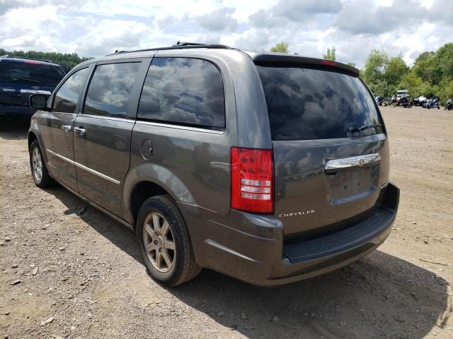 Photo 2 VIN: 2A4RR5D13AR268006 - CHRYSLER TOWN & COU 