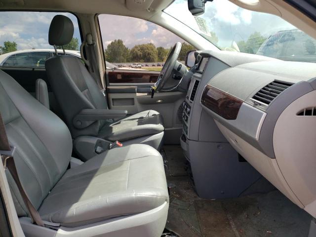 Photo 4 VIN: 2A4RR5D13AR268006 - CHRYSLER TOWN & COU 