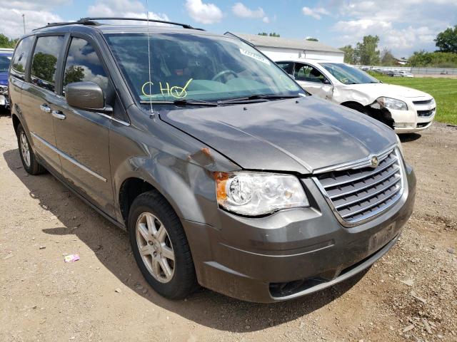 Photo 8 VIN: 2A4RR5D13AR268006 - CHRYSLER TOWN & COU 