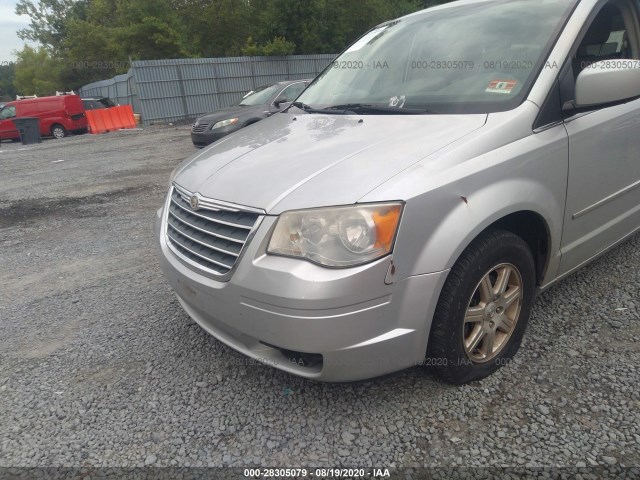 Photo 5 VIN: 2A4RR5D13AR279040 - CHRYSLER TOWN & COUNTRY 