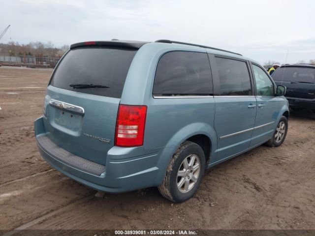 Photo 3 VIN: 2A4RR5D13AR288871 - CHRYSLER TOWN & COUNTRY 