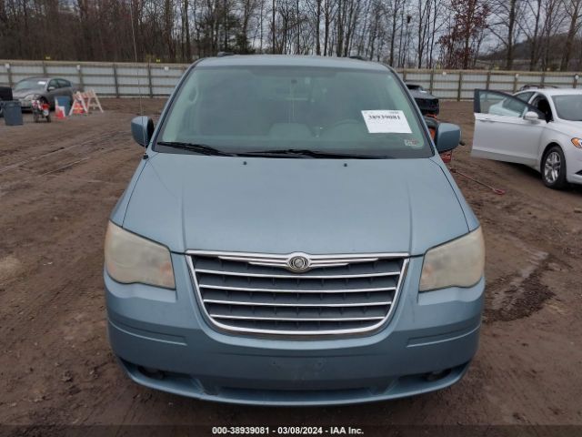 Photo 5 VIN: 2A4RR5D13AR288871 - CHRYSLER TOWN & COUNTRY 