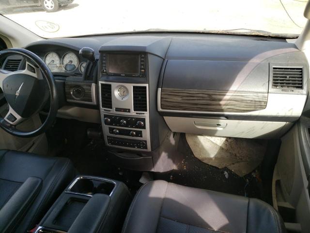 Photo 8 VIN: 2A4RR5D13AR293343 - CHRYSLER TOWN & COU 