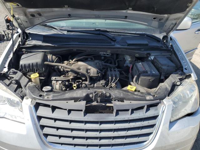 Photo 11 VIN: 2A4RR5D13AR305149 - CHRYSLER TOWN & COU 