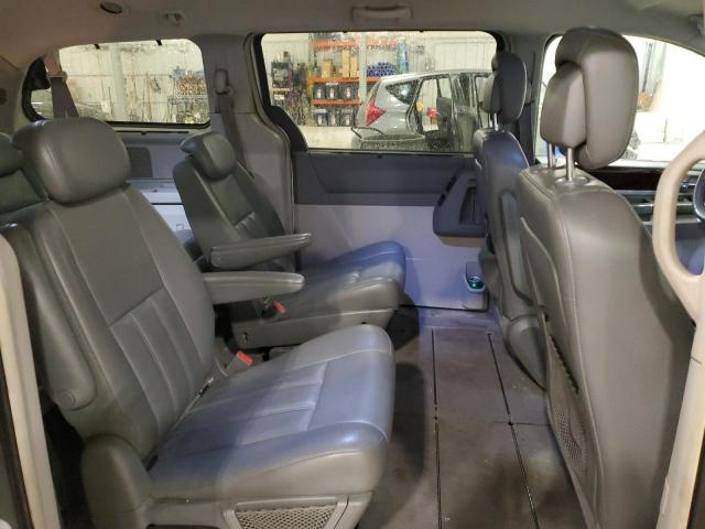 Photo 10 VIN: 2A4RR5D13AR337972 - CHRYSLER MINIVAN 