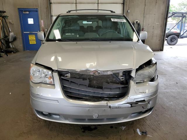 Photo 4 VIN: 2A4RR5D13AR337972 - CHRYSLER MINIVAN 