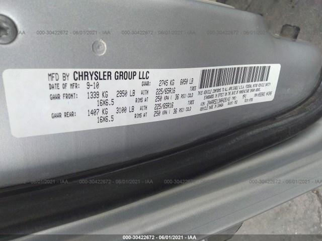 Photo 8 VIN: 2A4RR5D13AR428143 - CHRYSLER TOWN & COUNTRY 