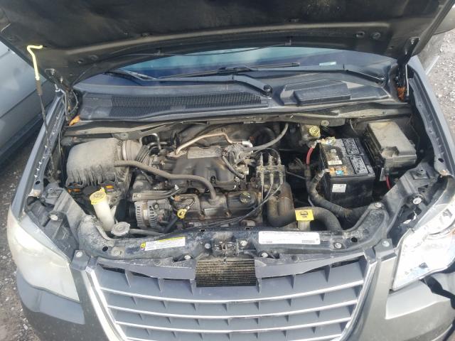 Photo 6 VIN: 2A4RR5D13AR448442 - CHRYSLER TOWN & COU 