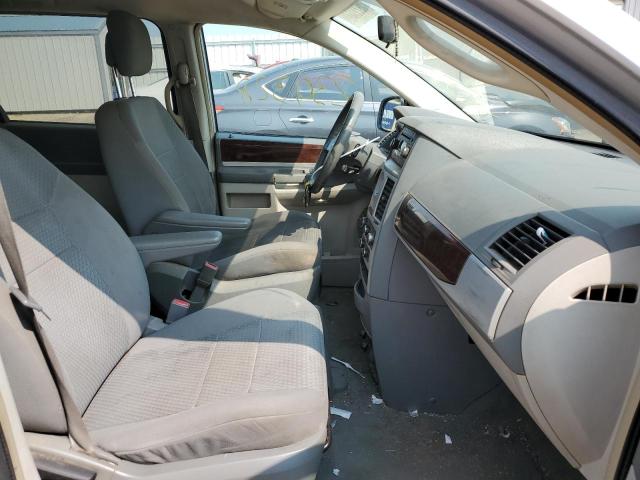 Photo 4 VIN: 2A4RR5D13AR458176 - CHRYSLER TOWN & COU 