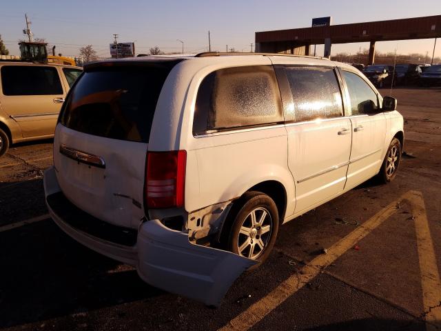 Photo 3 VIN: 2A4RR5D13AR461286 - CHRYSLER TOWN & COU 