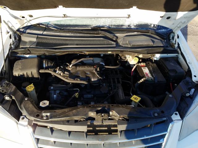 Photo 6 VIN: 2A4RR5D13AR461286 - CHRYSLER TOWN & COU 