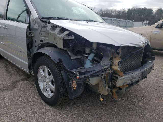 Photo 8 VIN: 2A4RR5D13AR463670 - CHRYSLER TOWN & COU 