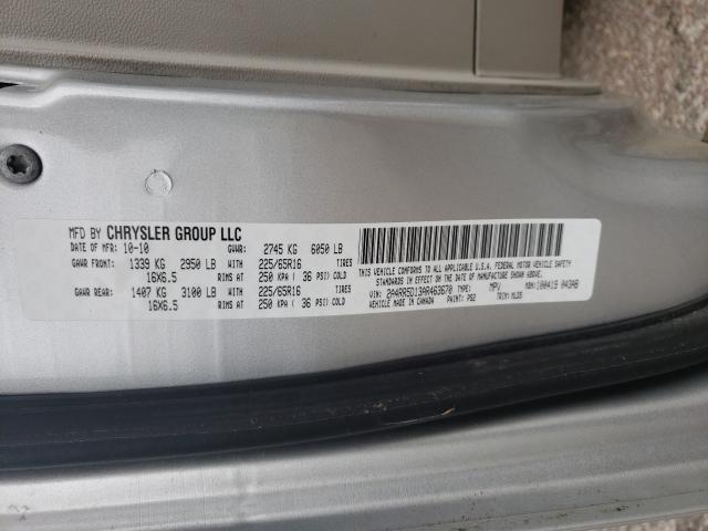 Photo 9 VIN: 2A4RR5D13AR463670 - CHRYSLER TOWN & COU 