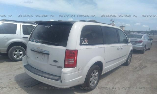 Photo 3 VIN: 2A4RR5D13AR491713 - CHRYSLER TOWN AND COUNTRY 