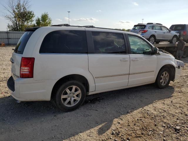 Photo 2 VIN: 2A4RR5D14AR104828 - CHRYSLER TOWN & COU 