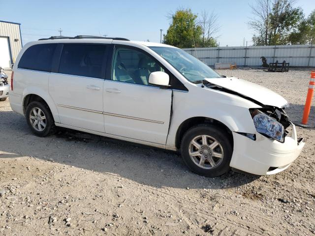 Photo 3 VIN: 2A4RR5D14AR104828 - CHRYSLER TOWN & COU 